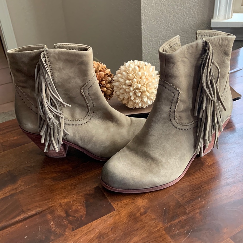 Sam Edelman Louie Suede Ankle Boot With Fringe In Warm Grey Green Color SZ 7